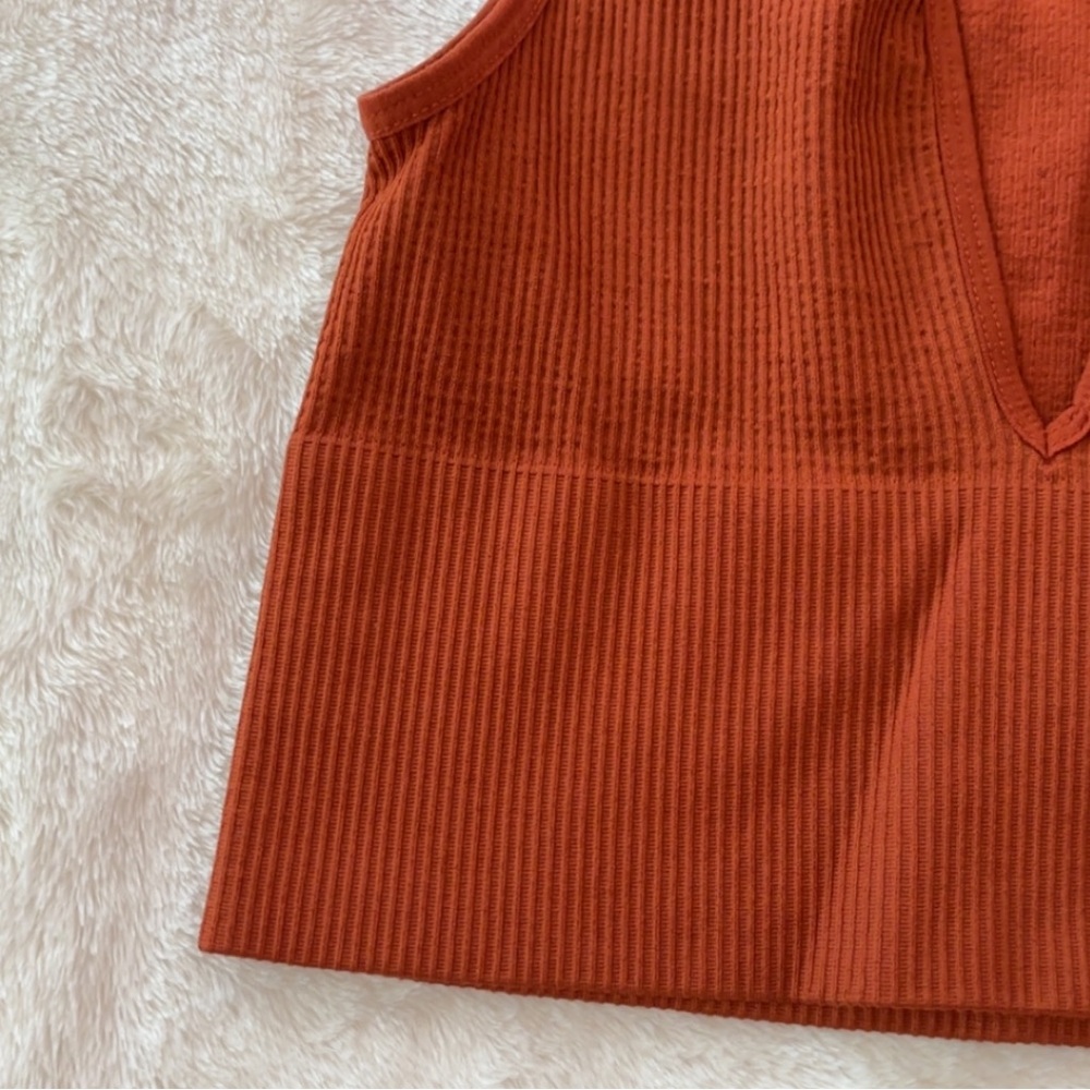 Urban Outfitters Cropped Deep V-Neck Tank Top - Picture 6 of 9